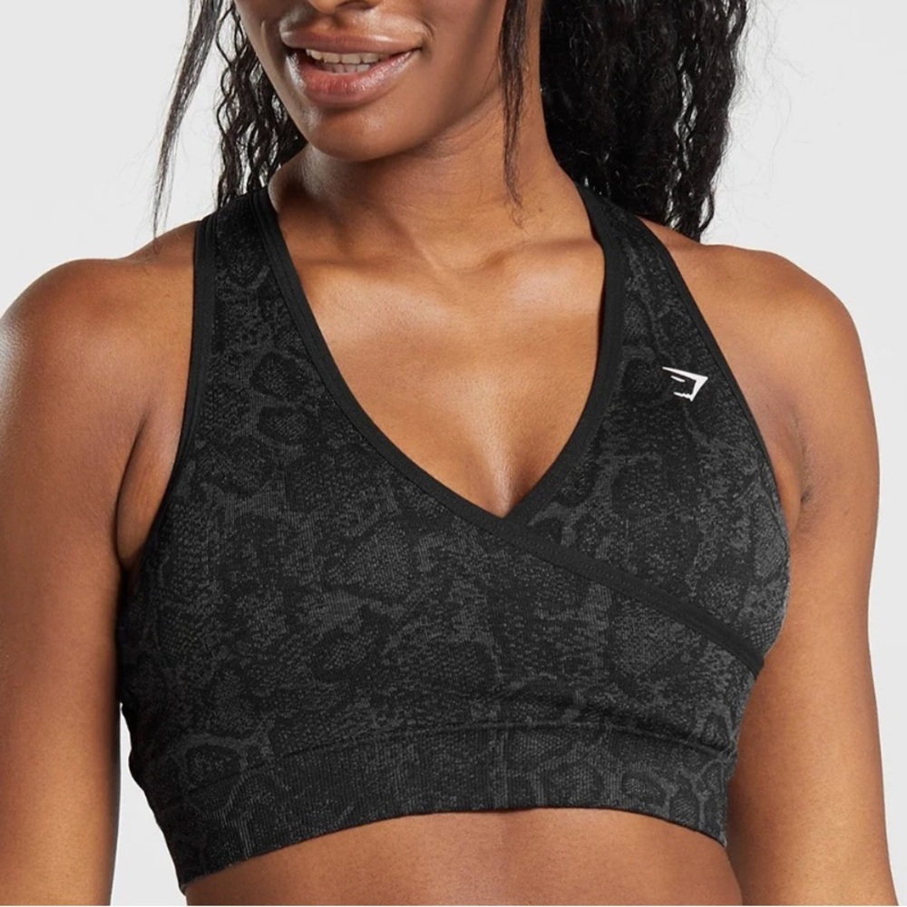 Gymshark Adapt Animal Seamless Sports Bra Medium Support Black Charcoal Size XS - Picture 8 of 9